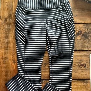 Athleta navy & white stripped leggings. New with out tags. Size small